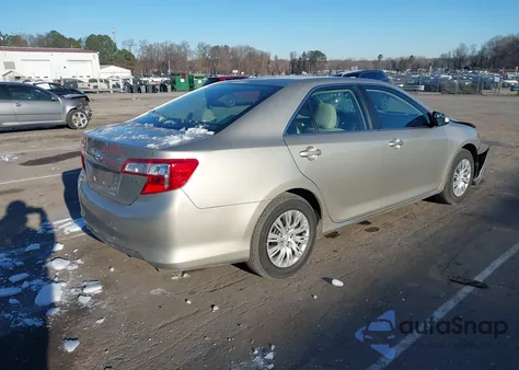 2014 Toyota Camry Le z USA, uszkodzony, nr VIN 4T1BF1FK4EU775791
